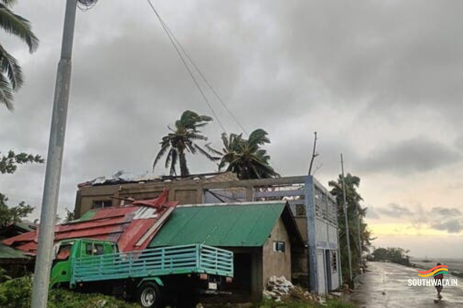 At Least 3 Dead, Hundreds of Thousands Evacuated in Philippines Storm